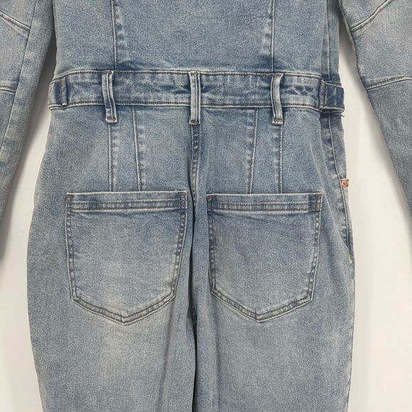 We The Free CRVY Scandalous Coverall Denim Jumpsuit Light Wash Sz 28 NWT - Picture 9 of 12